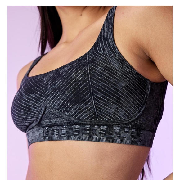 UO Black Seamless Rib Acid Wash Square Neck Lounge Bra Size Small - Picture 2 of 10